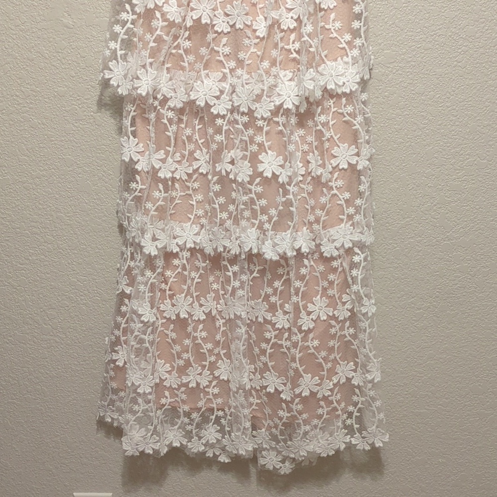 Endless Rose nude white floral sleeveless lace tiered backless midi dress - Picture 7 of 13